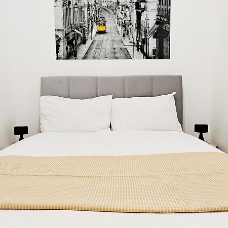 Happiness Apartment Qormi Bagian luar foto