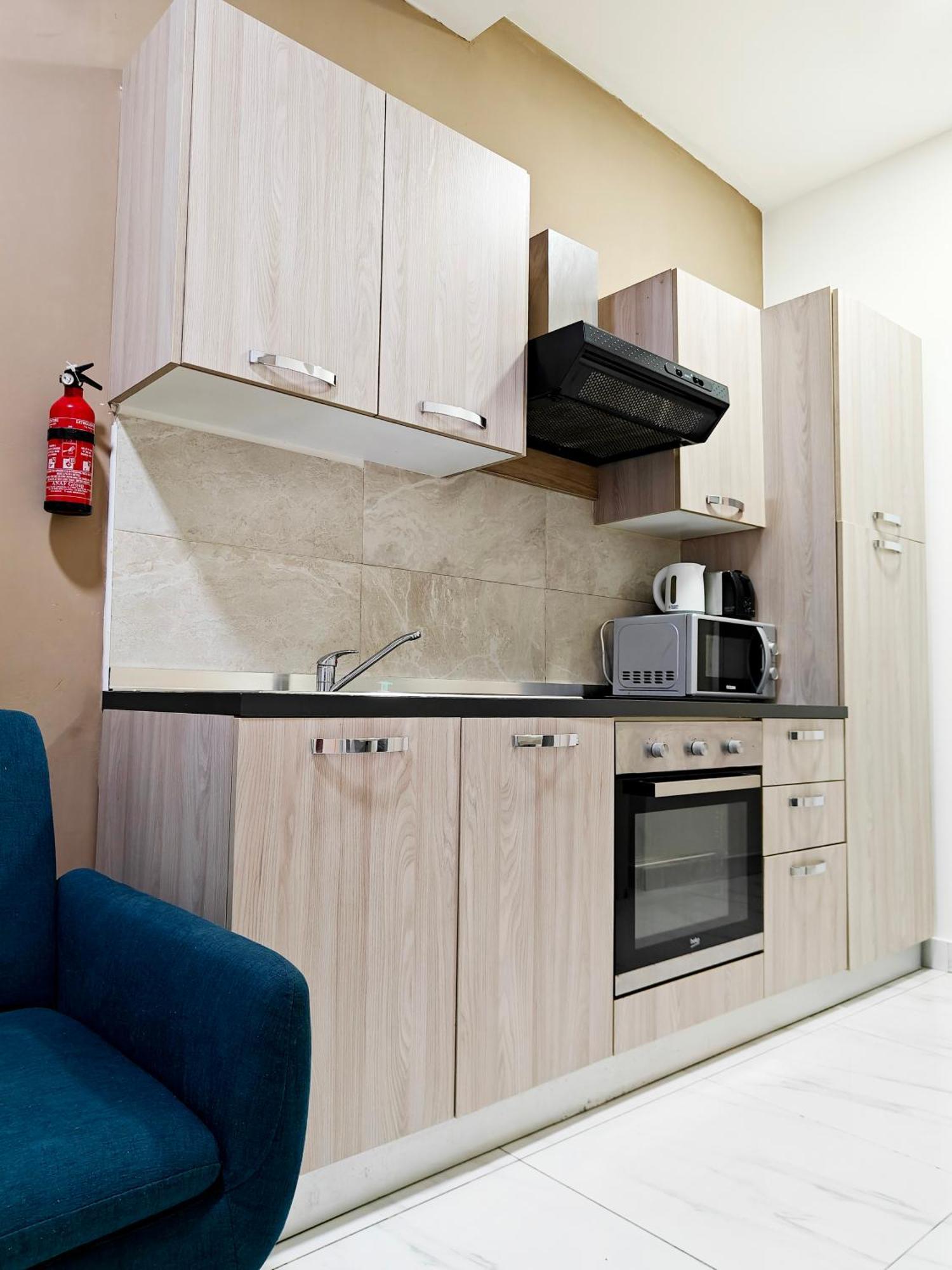 Happiness Apartment Qormi Bagian luar foto