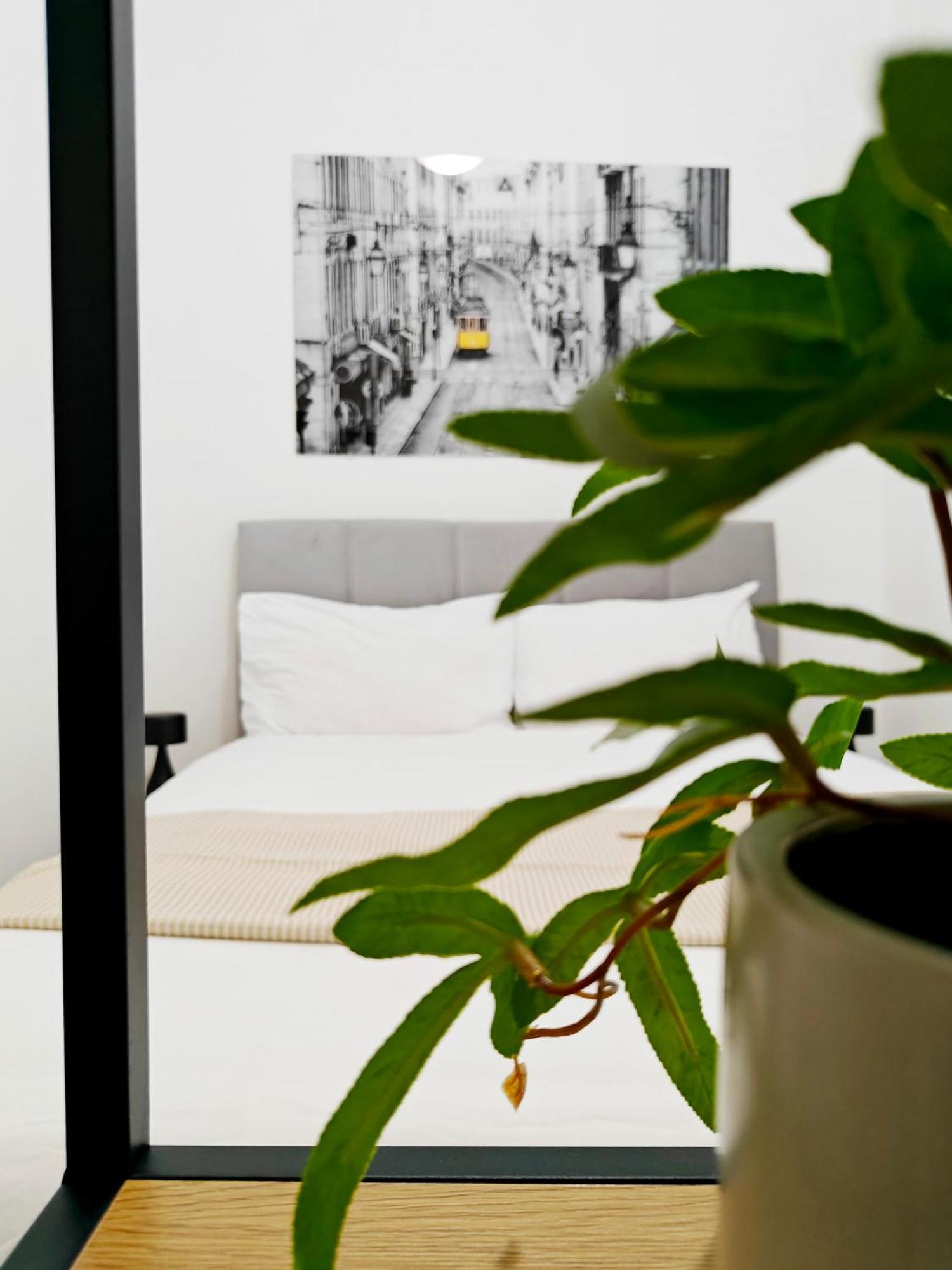 Happiness Apartment Qormi Bagian luar foto